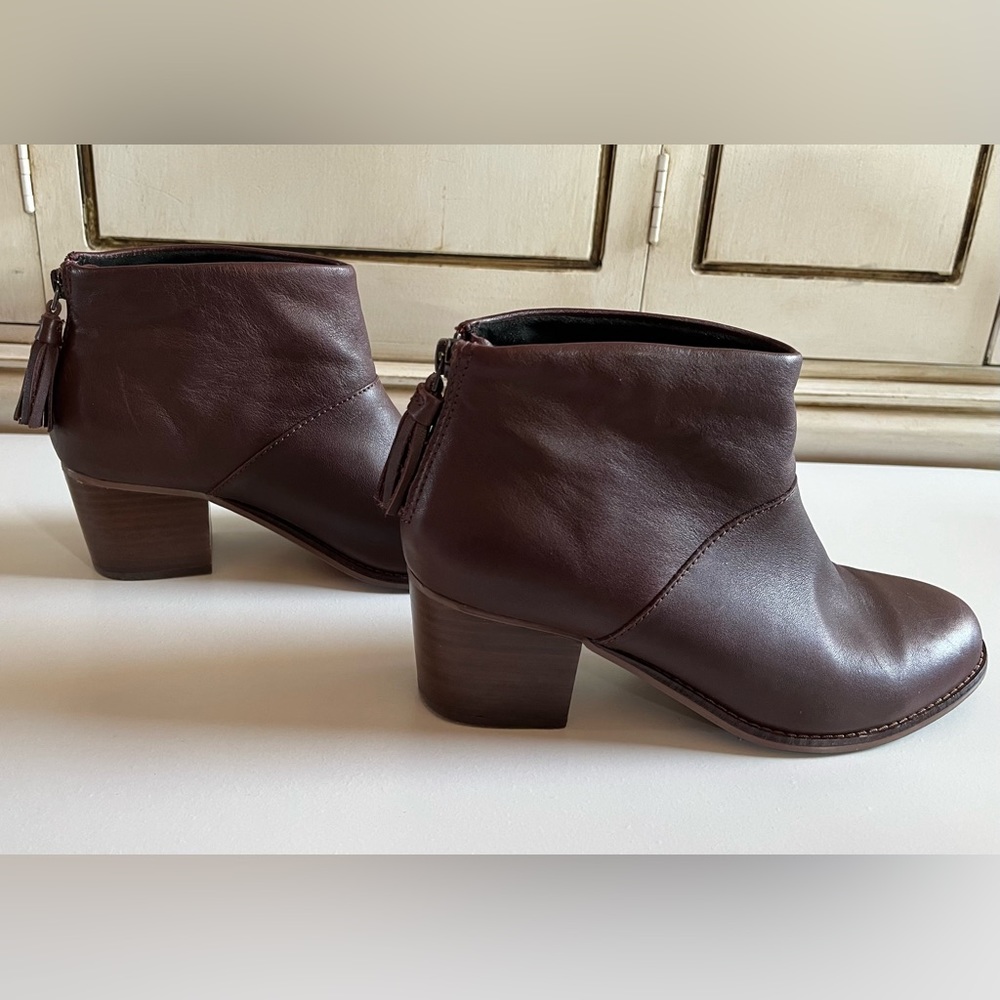 Toms Carpe Diem Brown Leather boots, size 7.5